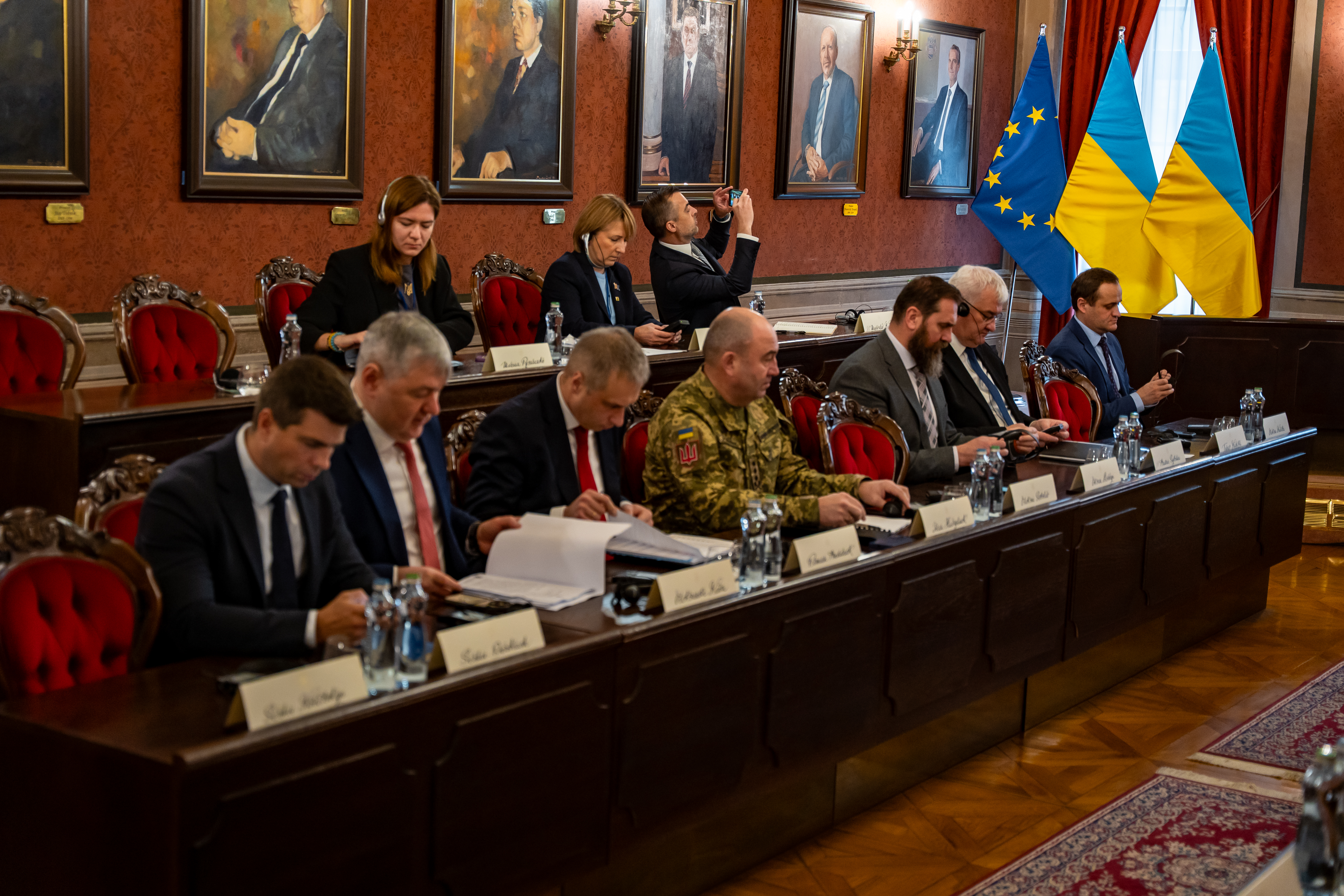 Spolocne rokovanie clenov vlad Slovenskej republiky a Ukrajinyr-28